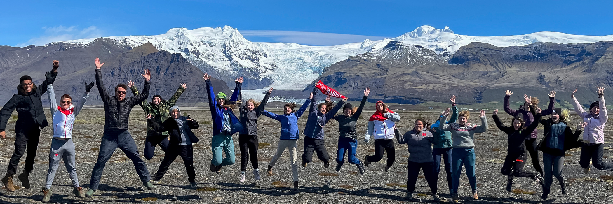 Image of students studying in Iceland.