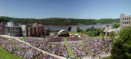 An image of the Marist commencement ceremony 