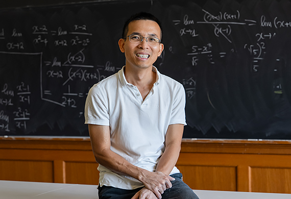 Image of Associate Professor Dr. Duy Nguyen in a classroom.