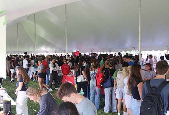 Students gather on the campus green to learn about Marist’s clubs and organizations. Photo by Lauretta Russell ’26/Marist University.