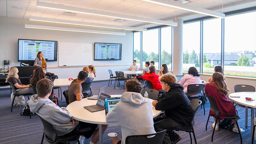 Image of First Year Seminar class at the Dyson Center.