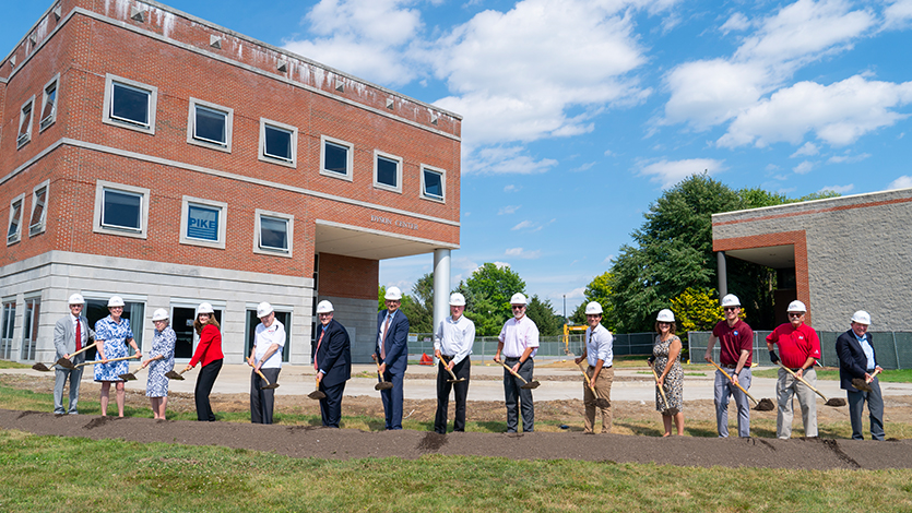 Rob Dyson, Dr. Geoffrey Brackett, members of the academic administration, student body, and other dignitaries at the Groundbreaking of the new Dyson Center at Marist College.