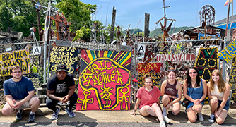 Image of Marist University students on their travel course in the south.