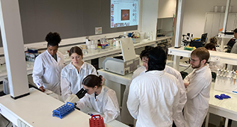 Image of Marist University students on their travel course in Paris.