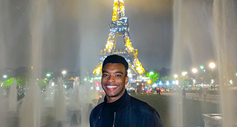 Image of Marist University students on their travel course in Paris.