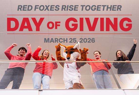 Marist students and Frankie the Fox. Photo by Nelson Echeverria/Marist University. 