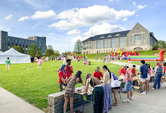 Fox Fest on the Green. Photo courtesy of Juliann Losey/Marist University. 