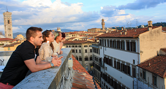 Image of students outside in Florence, Italy.