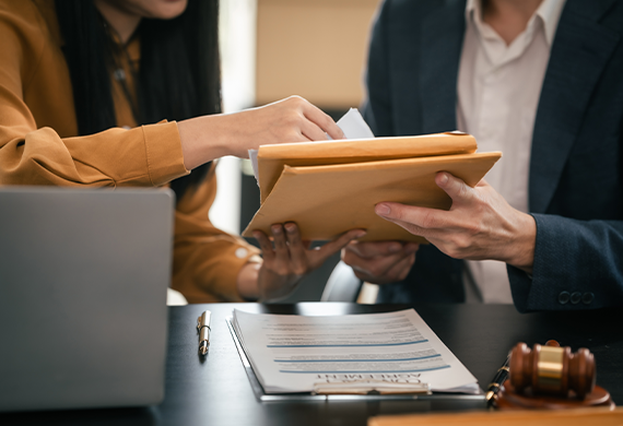 Image of Adobe Stock paralegal documentation used for Marist University's paralegal certificate program. 