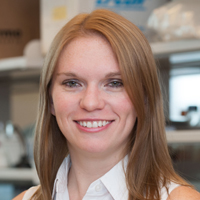 Portrait photo of Kelly Henry