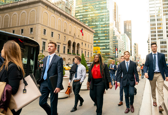 Image of business administration majors in Manhattan on a career trek trip.