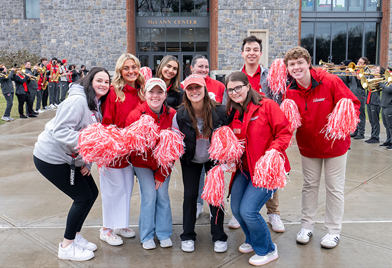 image of marist students at admitted student day