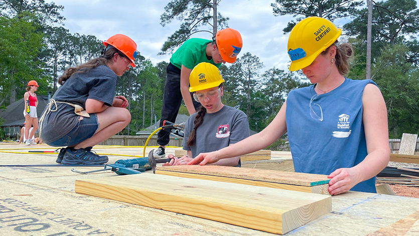 Students working for Habitat for Humanity