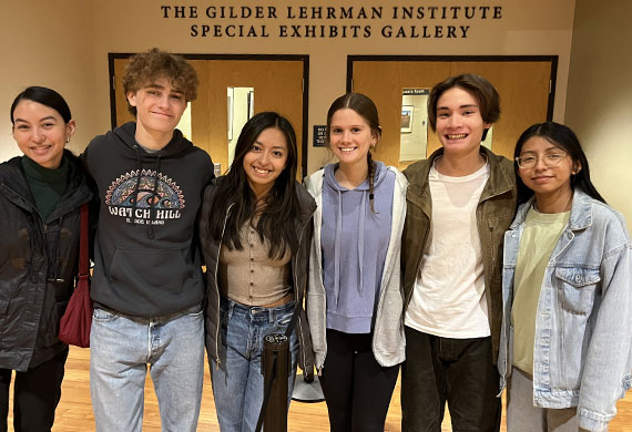 Image of students on a trip to Gettysburg visiting the Gilder Lehrman Institute special exhibits gallery.