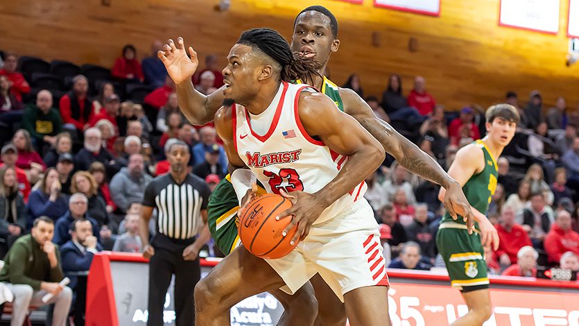 Image of Javon playing against Siena. 