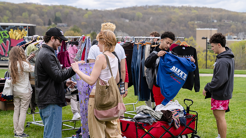 Image of student thrifting on Marist Green.