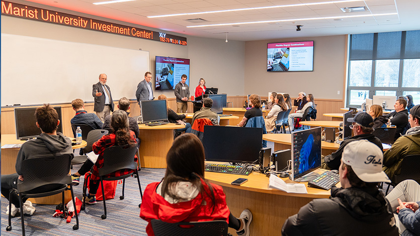 Image of Admitted Students Day 2025 in the Investment Center.