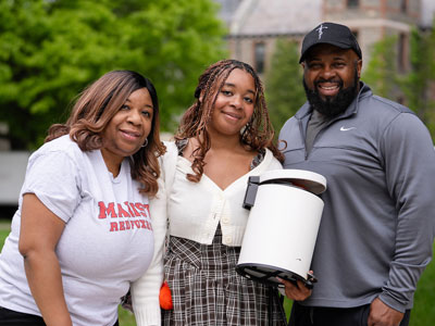 Image of a Marist University family on move-in day.